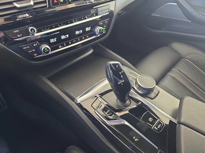 Fahrzeugbild BMW 5 SERIES