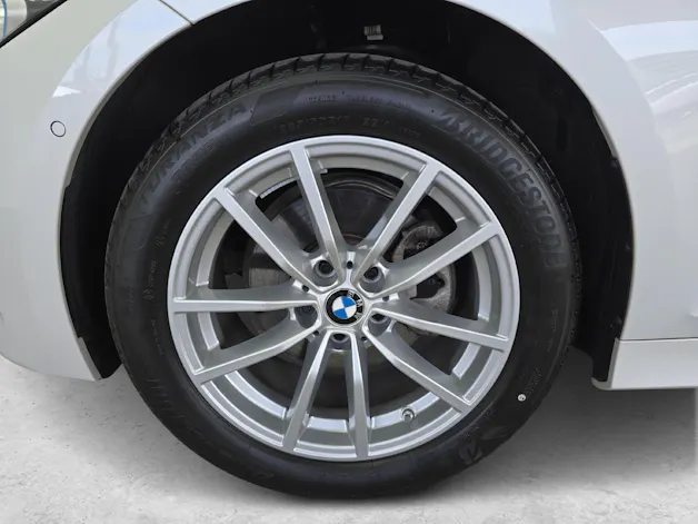 BMW 320d xDrive SAG Touring / Jetzt mit attraktivem 1.99% Leasing!