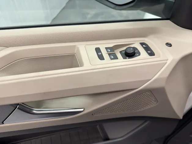 VW T7 Multivan kurz 2.0 TDI Liberty DSG