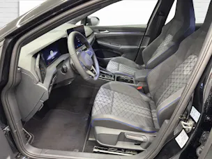 VW Golf VIII 1.5 eTSI R-Line DSG