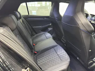 VW Golf VIII 1.5 eTSI R-Line DSG