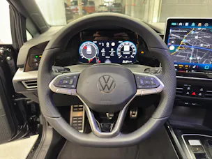 VW Golf VIII 1.5 eTSI R-Line DSG