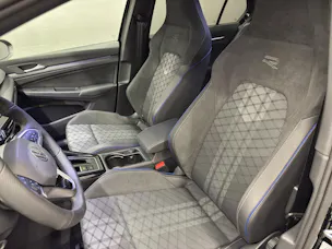 VW Golf VIII 1.5 eTSI R-Line DSG