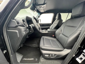 Fahrzeugbild TOYOTA Land Cruiser 2.8 D Invincible