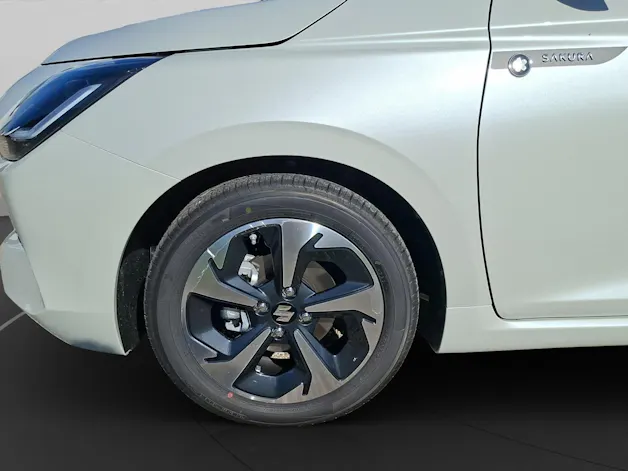 Suzuki Swift 1.2 Sakura Top Hybrid