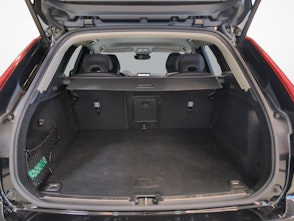 Fahrzeugbild VOLVO XC60 2.0 B5 MH Plus Dark AWD