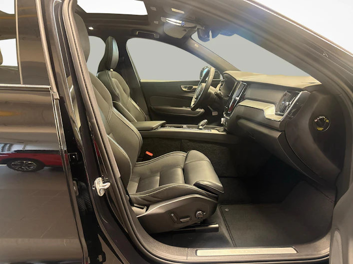 immagine del veicolo VOLVO XC60
