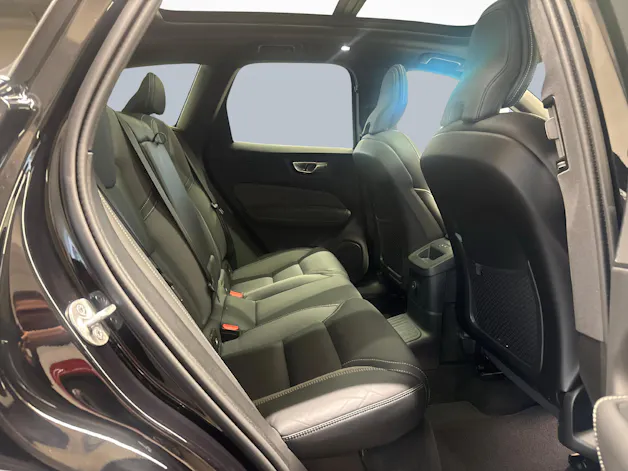 Volvo XC60 2.0 T8 TE Ultra Dark eAWD + Ruote invernali incluse