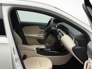 Fahrzeugbild MERCEDES-BENZ A 180 Progressive