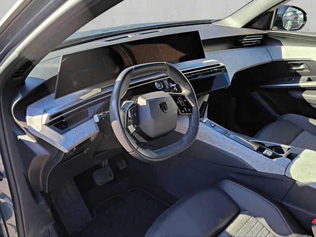PEUGEOT 3008 1.2 Hybrid Allure