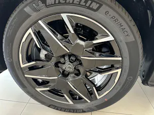 Peugeot 3008 1.2 Hybrid Allure