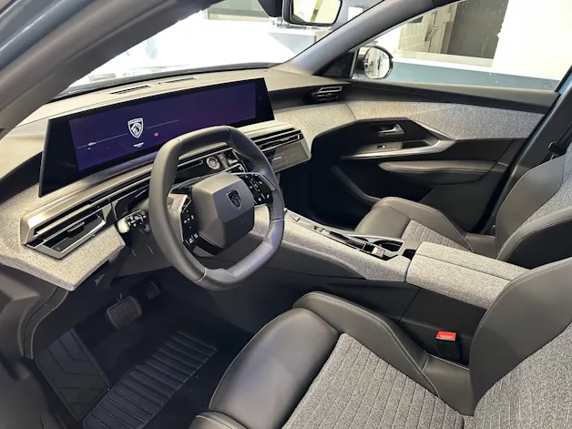 Peugeot 3008 1.2 Hybrid Allure