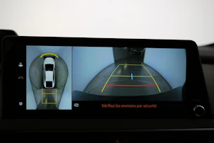 Fahrzeugbild TOYOTA Prius 2.0 Plug-In-Hybrid Premium