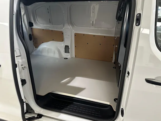 Peugeot e-Expert Kaw. Standard 75 kWh