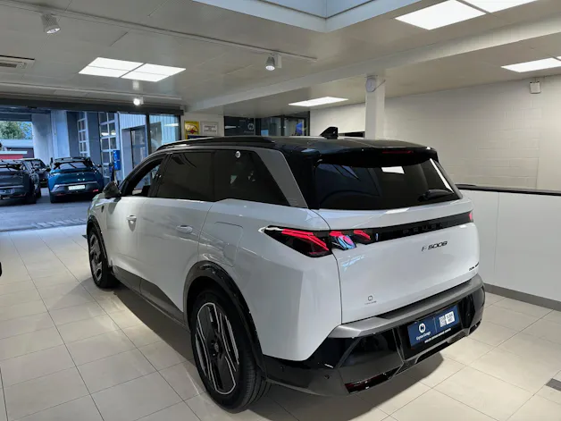 Peugeot 5008 e-Launch Edition AWD 8 Jahre Garantie