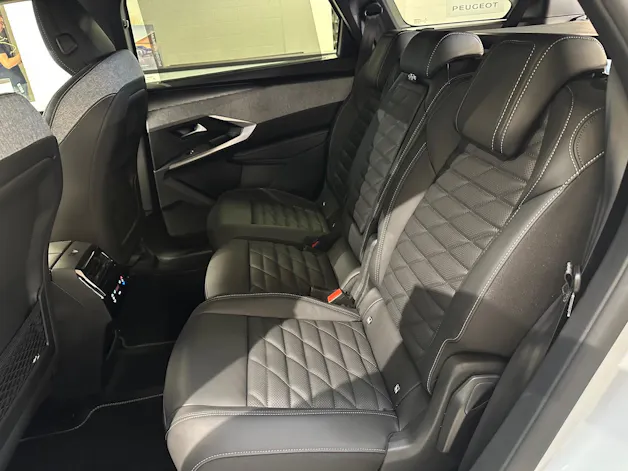 Peugeot 5008 e-Launch Edition AWD 8 Jahre Garantie