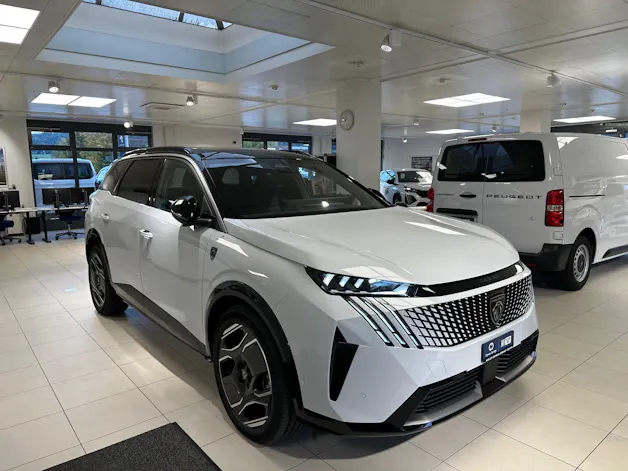 Peugeot 5008 e-Launch Edition AWD 8 Jahre Garantie