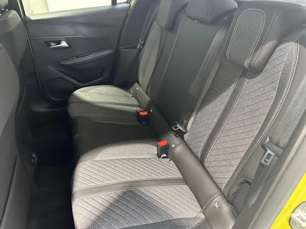 Peugeot 208 1.2 Hybrid Allure Premium