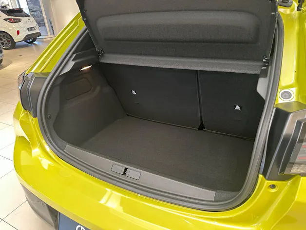Peugeot 208 1.2 Hybrid Allure Premium