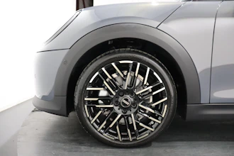 https://vehicle.imgix.net/4211214/0f26447c-9604-412f-9d68-1279db4f0e58.JPG