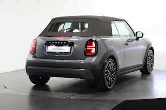 https://vehicle.imgix.net/4211214/d2b8aebe-43e0-4986-a01d-cc44f8804904.JPG