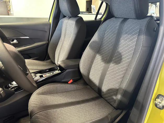 Peugeot 208 1.2 Hybrid Allure Premium