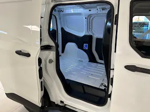 Ford E-Transit Courier Van Trend