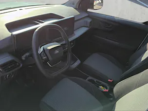 FORD E-Transit Courier Van Trend
