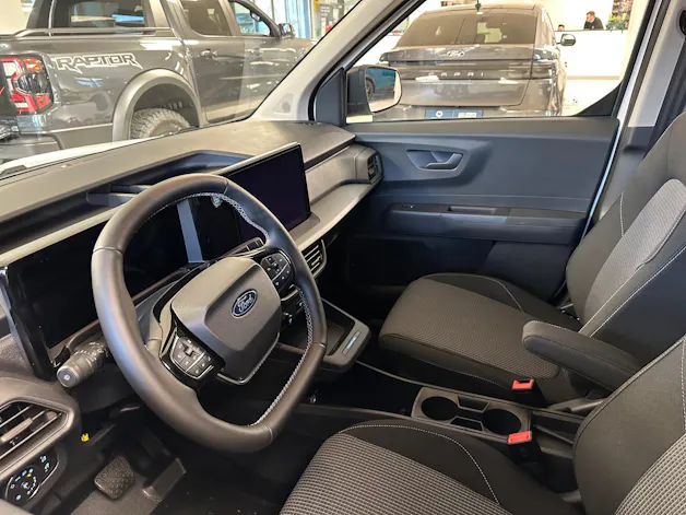 Ford E-Transit Courier Van Trend