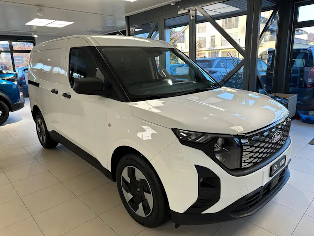 Ford E-Transit Courier Van Trend