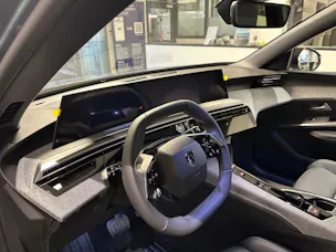 Peugeot 5008 1.2 Hybrid Allure Premium