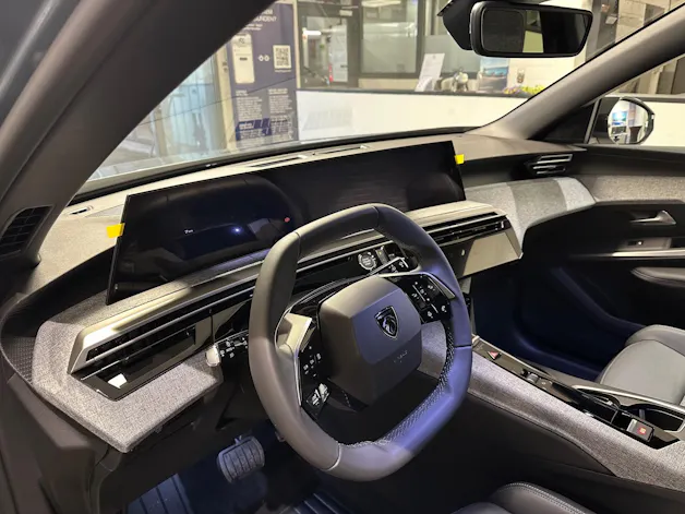 Peugeot 5008 1.2 Hybrid Allure Premium