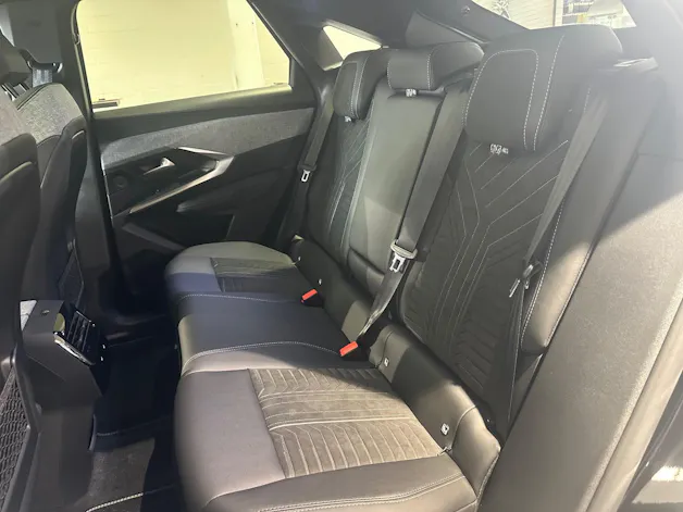 Peugeot 3008 e-Launch Edition AWD 8 Jahre Garantie