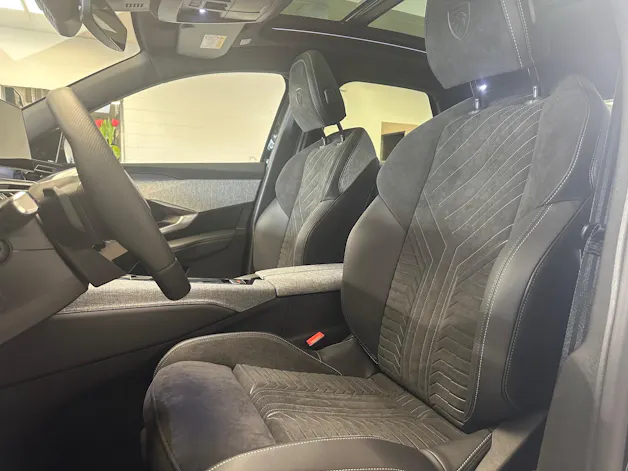 Peugeot 3008 e-Launch Edition AWD 8 Jahre Garantie