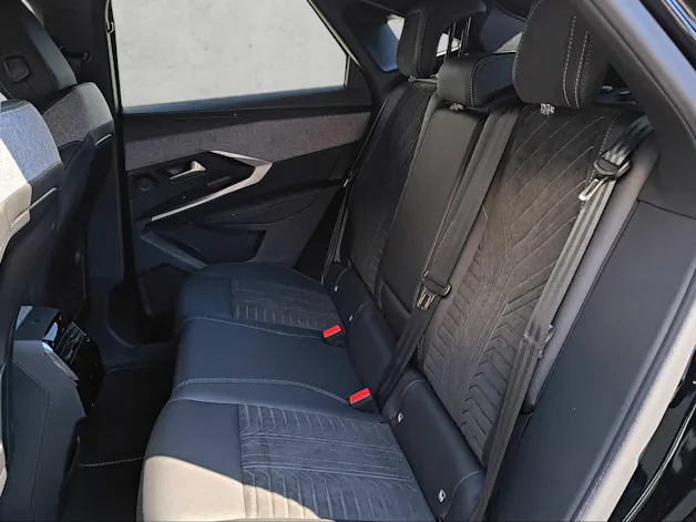 PEUGEOT 3008 e-Launch Edition AWD 8 Jahre Garantie