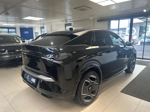 Peugeot 3008 e-Launch Edition AWD 8 Jahre Garantie