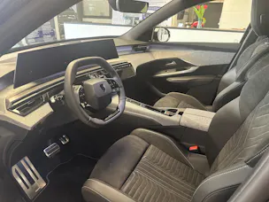 Peugeot 3008 e-Launch Edition AWD 8 Jahre Garantie
