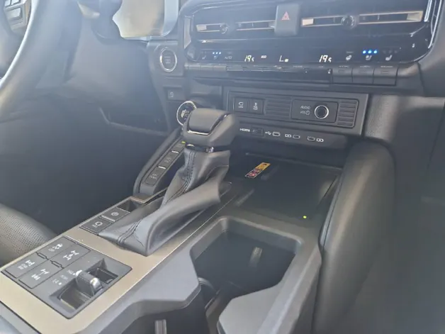 Toyota Land Cruiser 2.8 D 48V Invinci 48095/007