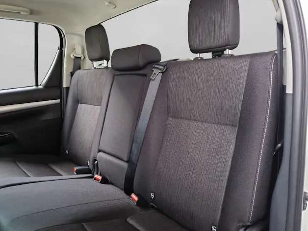 Toyota Hilux Double Cab.-Pick-up 2.8 48038/004