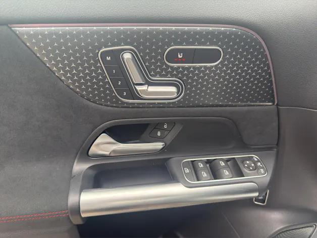 Mercedes-Benz EQA 300 AMG Line 4matic