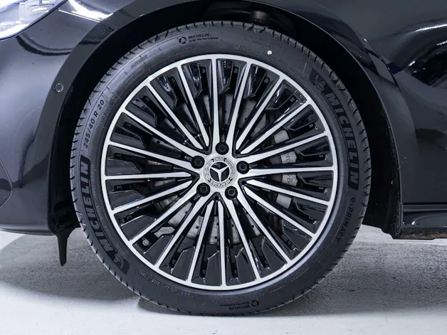 Mercedes-Benz E 300 e 4MATIC
