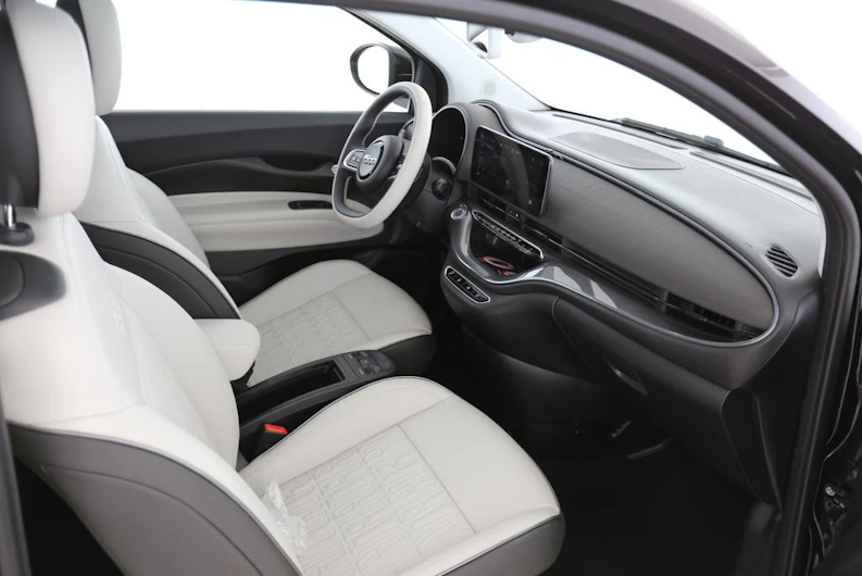 image du véhicule FIAT 500