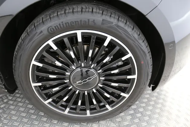 Fiat 500 1.0 Hybrid La Prima