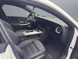 Mercedes-Benz CLA 220 AMG Line