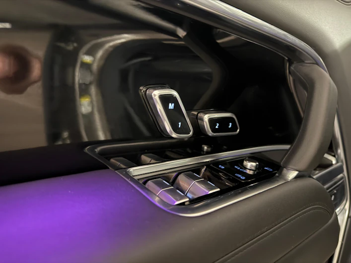 Fahrzeugbild LAND ROVER RANGE ROVER