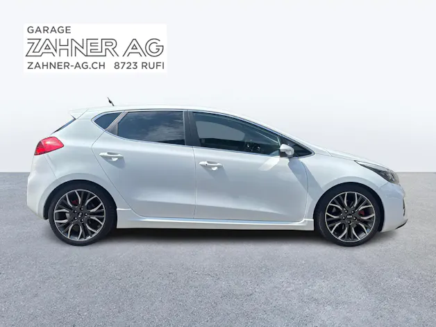 Kia Cee'd 1.6 GDi Turbo GT