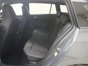 VW Golf VIII Variant 1.5 eTSI R-Line DSG