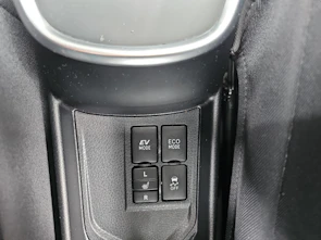 Fahrzeugbild TOYOTA Yaris 1.5 VVT-i HSD Trend