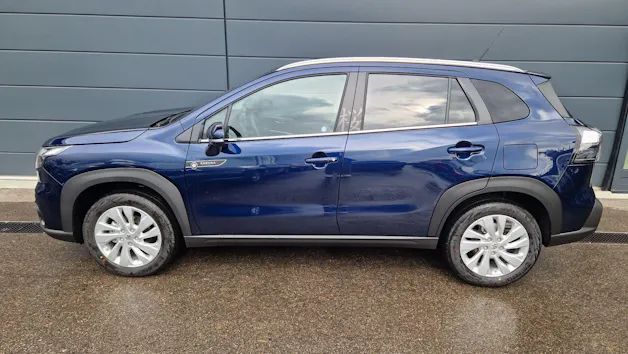 Suzuki S-Cross 1.4 T Sakura Hybrid 4x4