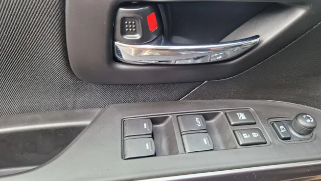 Suzuki S-Cross 1.4 T Sakura Hybrid 4x4